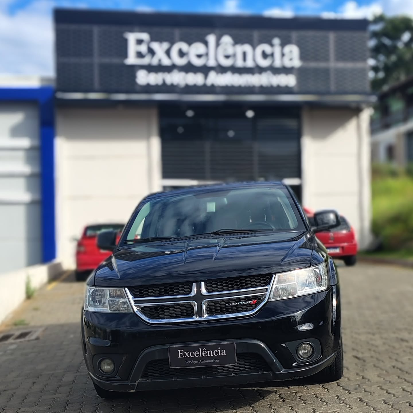 Honda Civic branco atendido na Excelência